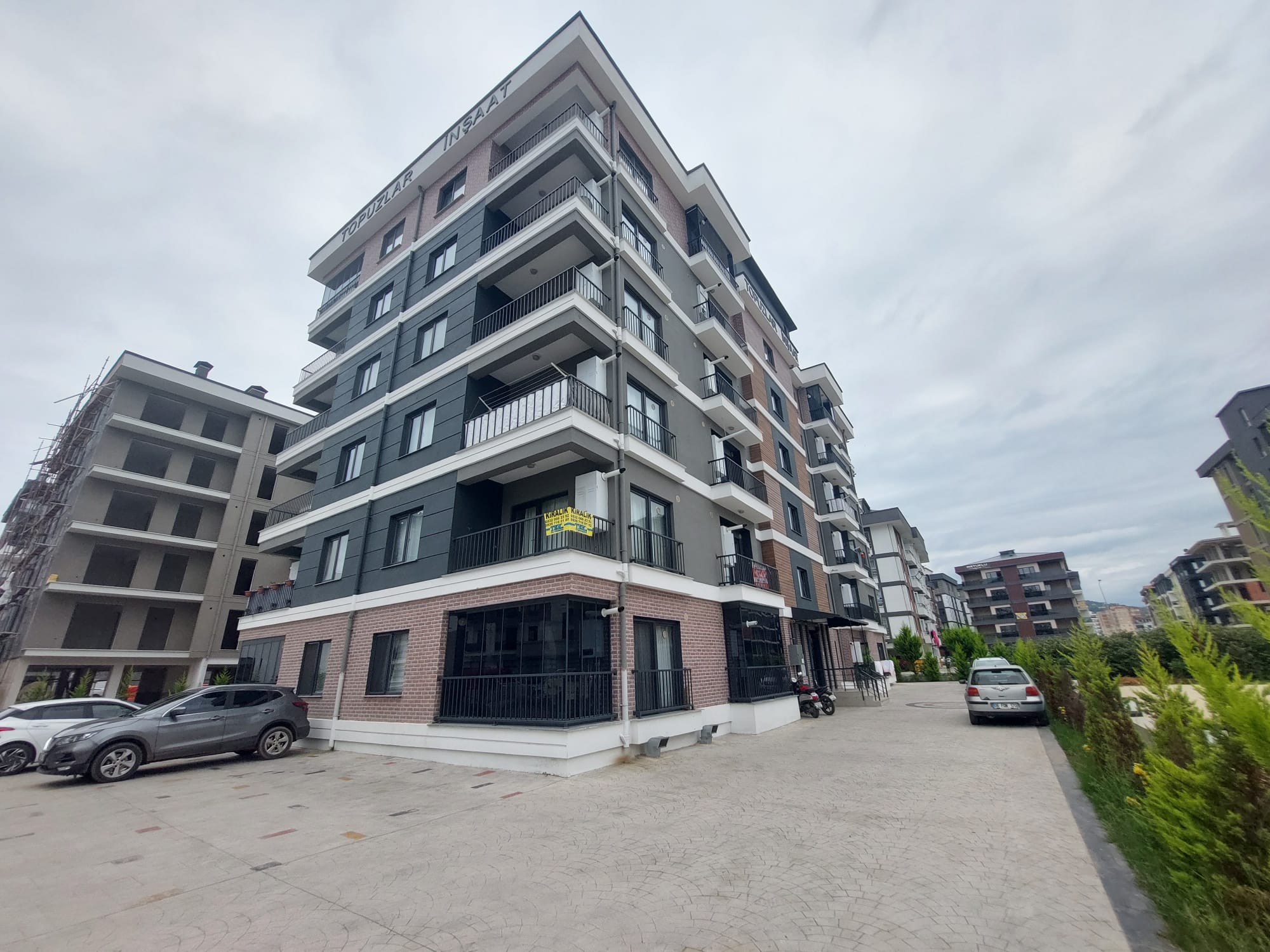 CUMHURİYET MAH. AYZEK OTEL YANINDA SATILIK EŞYALI 1+1